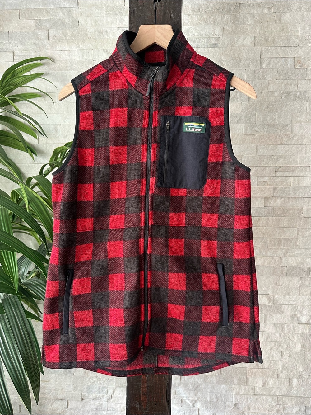 L.L. Bean Red Buffalo Plaid All Weather cabincore Fleece Vest Size M